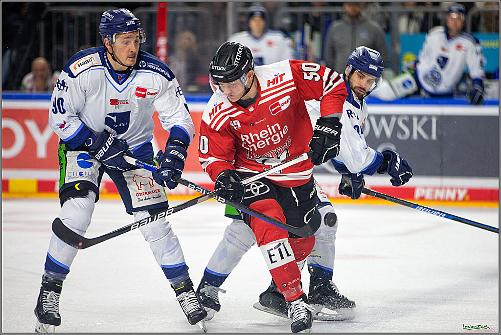 PENNY DEL; Koelner Haie- Straubing Tigers; Koeln, 28.12.2022